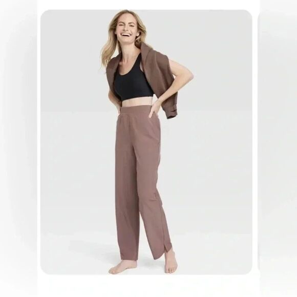Women's Woven High-Rise Straight Leg Pants - All In Motion Brown new size M - Picture 1 of 5
